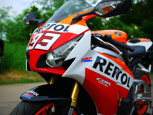 ขาย cbr1000 ปี 2015 โฉมใหม่ล่าสุด รถศูนย์พร้อมทะเบียนแท้ เป็นตัว Limited Repsol สภาพป้ายแดง ขาย cbr1000 ปี 2015 โฉมใหม่ล่าสุด รถศูนย์พร้อมทะเบียนแท้ เป็นตัว Limited Repsol สภาพป้ายแดง