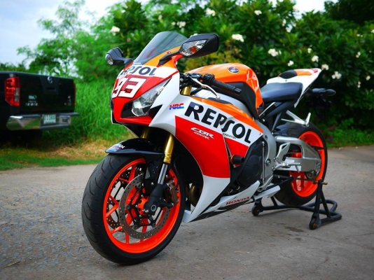 ขาย cbr1000 ปี 2015 โฉมใหม่ล่าสุด รถศูนย์พร้อมทะเบียนแท้ เป็นตัว Limited Repsol สภาพป้ายแดง ขาย cbr1000 ปี 2015 โฉมใหม่ล่าสุด รถศูนย์พร้อมทะเบียนแท้ เป็นตัว Limited Repsol สภาพป้ายแดง