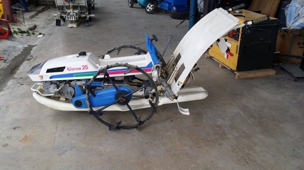 รถดำนา ISEKI  รุ่น SANAE 25  เก่าญี่ปุ่น ดำนา 2 แถว  ขนาดกระทัดรัด สภาพสวย เครื่องยนต์ติดง่าย