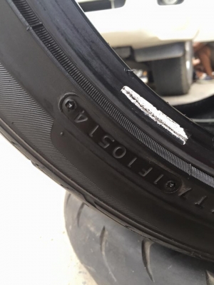 TOYO  225-40-18  ปี14 สวยๆถุกๆ ครับ