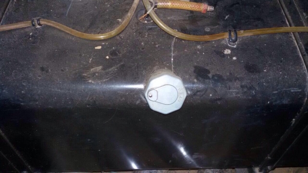 ขายถังน้ำมัน 100 ลิตร ของรถอิซุซุ 210 หัวตึกสภาพสวยไม่มีที่ติราคาต่อรองได้