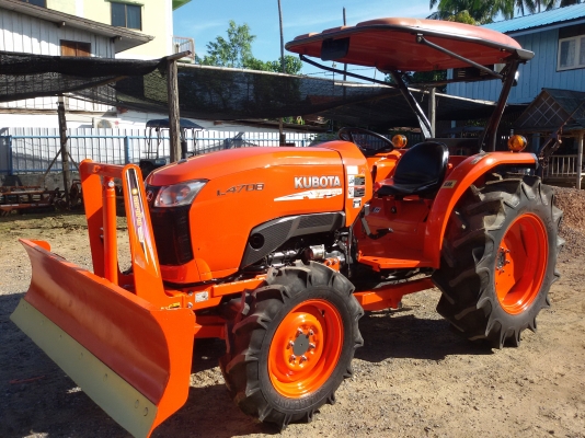 ปัญญาแทรคเตอร์..จัดมาให้ครับ ด่วน!!!คูโบต้า L4708พร้อมใบมีดคานล่างFD185F ยางใหม่ 4 เส้น