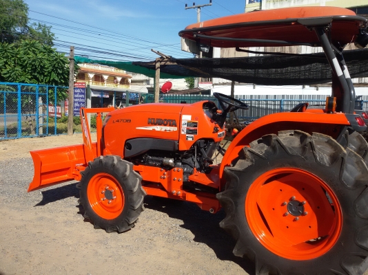 ปัญญาแทรคเตอร์..จัดมาให้ครับ ด่วน!!!คูโบต้า L4708พร้อมใบมีดคานล่างFD185F ยางใหม่ 4 เส้น