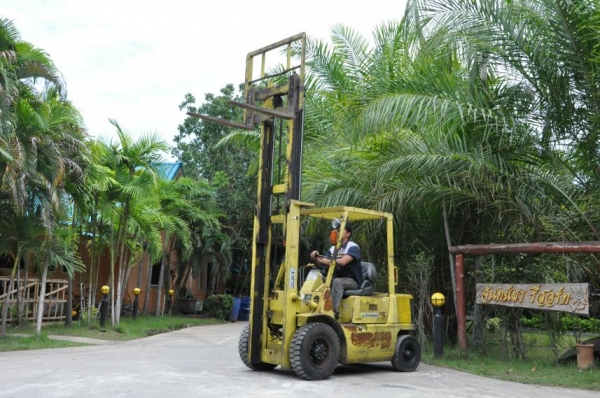ขายFORKLIFT MITSUBISHI FD20(2ตัน)ดีเซล สวยเดิมจากญี่ปุ่น ยังไม่เคยใช้ในไทย 145,000เท่านั้น!!