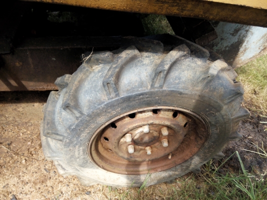 ขายรถแบคโฮล้อยาง SUMITOMO 80 S เพลาเดียว ราคา 120000