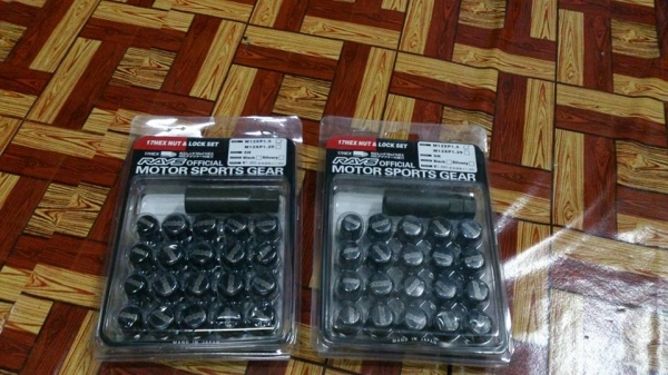 น็อตล้อ RAYS