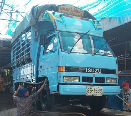 4ล้อป้ายใหญ่ อีซูซุ NKR 88 รถห้างปี37ช่วงยาว3.20ม สภาพดีเดิมสวยทั้งคัน ทะเบียนพร้อมโอน