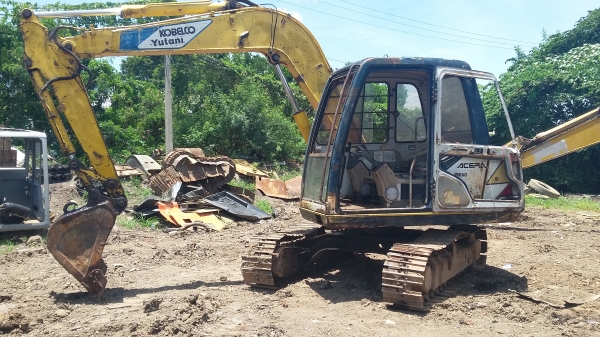 ขาย SK 60-3 รถระบบดีเร็วแรงไว้ แต่สีไม่สวย มีลาย แย็ค ราคา 385000