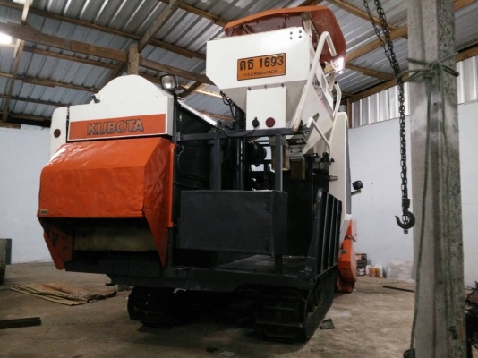 ขายด่วน!!!! KuBotaDc60plus ปี53(19xxชม.) พร้อมพ่วงลาก+เล่มทะเบียน ราคา339000 บาท