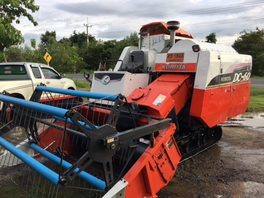 ขายด่วน!!!! KuBotaDc60plus ปี53(19xxชม.) พร้อมพ่วงลาก+เล่มทะเบียน ราคา339000 บาท