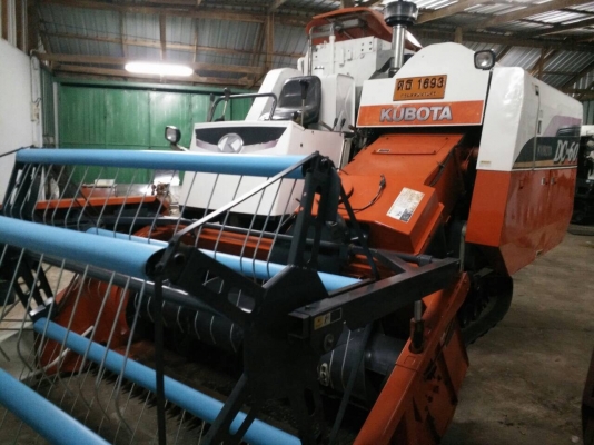 ขายด่วน!!!! KuBotaDc60plus ปี53(19xxชม.) พร้อมพ่วงลาก+เล่มทะเบียน ราคา339000 บาท