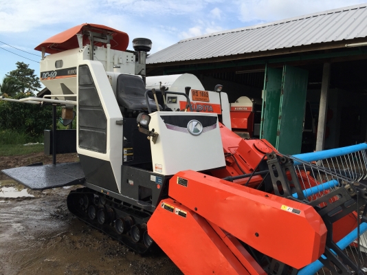 ขายด่วน!!!! KuBotaDc60plus ปี53(19xxชม.) พร้อมพ่วงลาก+เล่มทะเบียน ราคา339000 บาท