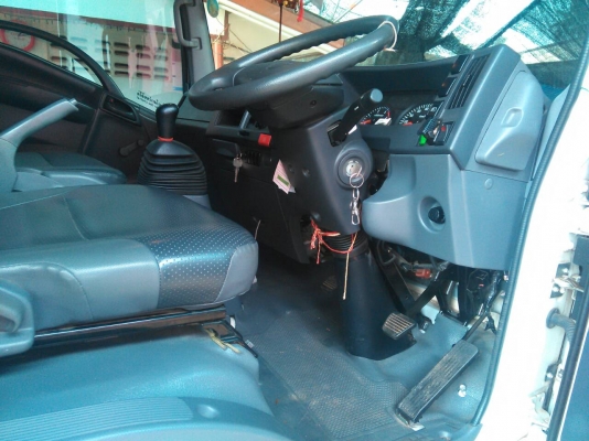 ลูกค้ามารับรถ ถึง จ.สุโขทัย หกล้อ NPR150ปี56 สภาพนางฟ้าสวยเดิมทั้งคัน กำลังเดินทางกลับ ต.ท่าสองคอน จ.มาหาสารคาม...ไทบ้านเดียวกัน..มอส.ครับ