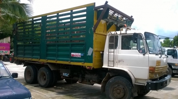 ขาย 10 ล้อดั้ม HINO FM227 มีระบบลากพ่วง เครื่องเดิม EM100 220 แรงม้า เกียร์เดิม สโลว์เดิม คัสซีสวยตลอดเส้น ทะเบียนพร้อมโอนครับ