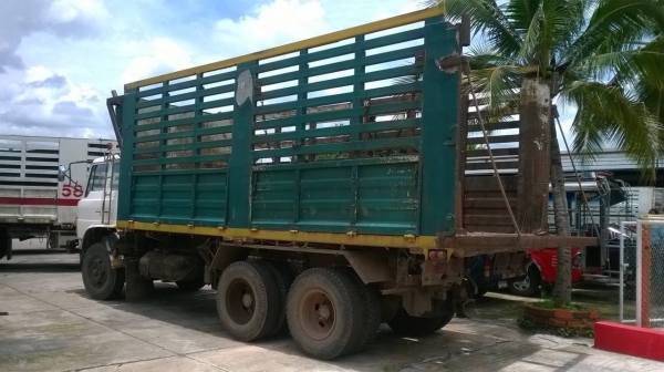 ขาย 10 ล้อดั้ม HINO FM227 มีระบบลากพ่วง เครื่องเดิม EM100 220 แรงม้า เกียร์เดิม สโลว์เดิม คัสซีสวยตลอดเส้น ทะเบียนพร้อมโอนครับ