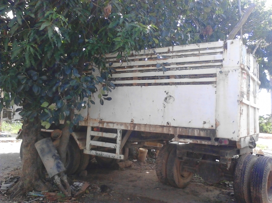 ขายลูกพ่วง3คานดั้ม กับลูกพ่วง2คานไม่มีดั้ม 3คานดั้มราคา350000  บาท  2คานไม่ดั้ม ราคา 250000บาท