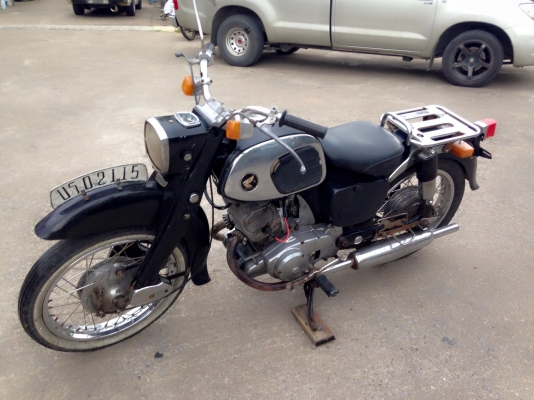 ขายc92 เครื่องดี มีเล่มให้   ไม่มีชุดโอน ขี่ได้ปกติ สตาทร์ง่าย ขายถูกๆ ครับ ขาย 39000 ต่อรองได้ติดต่อ    0889419663