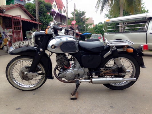 ขายc92 เครื่องดี มีเล่มให้   ไม่มีชุดโอน ขี่ได้ปกติ สตาทร์ง่าย ขายถูกๆ ครับ ขาย 39000 ต่อรองได้ติดต่อ    0889419663