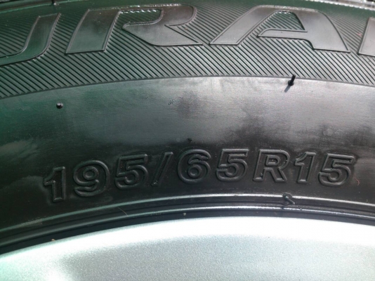 ขายแม็ก TOYOTA  ALTIS พร้อมยางบริดสโตน 195/65R15 ปี12 ดอกยางหนาๆสวยๆ จำนวน 1 ชุด