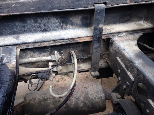 ขาย ล็อคกี้ เครื่อง ESUZU 205 เพลาเดียว ดั้ม เครื่องดี คัซซีสวย แอร์เย็น เบลคทิฟฟี่ พวงมาลัยเพาเวอ ทะเบียนขาด 1 ปี ราคานี้ ต่อภาษี ให้ครับ