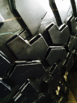 ขายยางmaxxis bighorn 285/75/16 ปี13