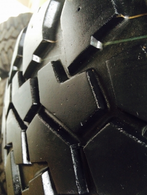 ขายยางmaxxis bighorn 285/75/16 ปี13