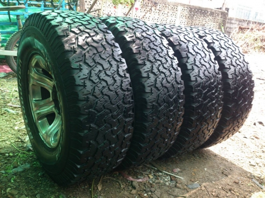 ขายแม็ก 6รูขอบ15 พร้อมยาง BF goidrich 31&times;10.5R15  ยางปี10 สวยๆ จำนวน 1 ชุด