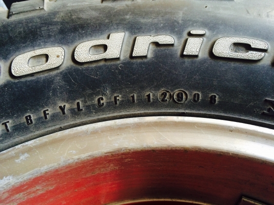 ขายล้อพร้อมยางBF km2 33x10.5x15