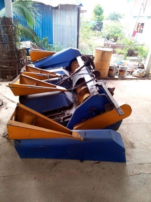 หัวเกี่ยวข้าวโพด จอนเดียร์  081-675-1856