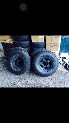 ขายล้อพร้อมยาง 33/12.5/15 ใช้น้อยไม่ถึง500โล