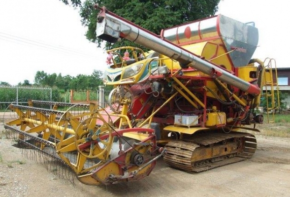 ขายรถเกี่ยวเกษตรพัฒนา รุ่นปลดหนี้ ปี50 ราคา 320,000บาท
