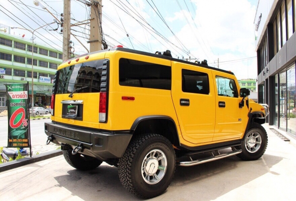Hummer H2 ปี 2011 ตัวท็อปสุด มีซันรูฟ แร็คหลังคา กาดกันชนหน้า กันแท็งแต่ง เครื่องเสียง Bose จอ 3 จอ ภายในชุดแต่งมินเลเนี่ยม ยางเบิกใหม่เอี่ยม 4 เส้น ของแต่งเต็มสุด เซอร์วิทย์จากศูนย์วัฒนามาตลอด สภาพแบบนี้หายาก ราคาพิเศษถูกสุดในประเทศ 4,190,000 บาท  สนใจติ