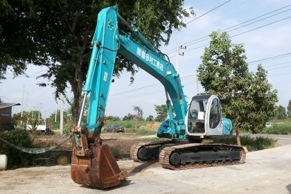 ขายด่วน รถแม็คโคร KOBELCO SK200-5มาร์คไฟล์ซีเรียสูงชั่วโม่งทำงานน้อย รถนอกนำเข้ายังไม่เคยใช้งานในเมืองไทยเลย