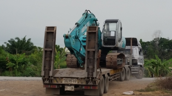 ขายด่วน รถแม็คโคร KOBELCO SK200-5มาร์คไฟล์ซีเรียสูงชั่วโม่งทำงานน้อย รถนอกนำเข้ายังไม่เคยใช้งานในเมืองไทยเลย ขายด่วน รถแม็คโคร KOBELCO SK200-5มาร์คไฟล์ซีเรียสูงชั่วโม่งทำงานน้อย รถนอกนำเข้ายังไม่เคยใช้งานในเมืองไทยเลย
