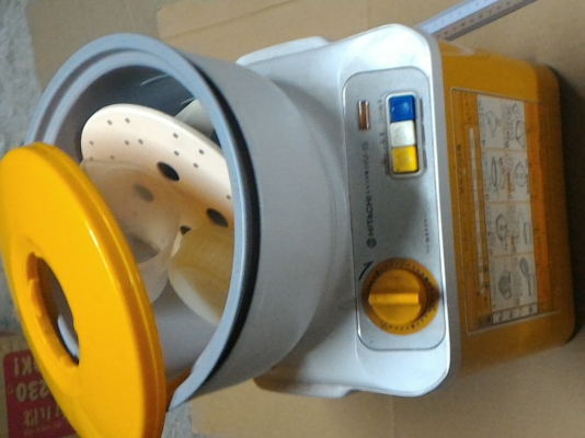 เครื่องผสมแป็งหรืออื่นๆแบบเอนกประสงค์ ยี่ห้อ HITACHI  มีอุปกรณ์ใบกวนผสมให้สองขนาด