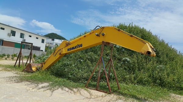 ขายด่วน KOMATSU PC200-8 รถปี2008 7557ชม (ขายเป็นบูมสั้นนะครับ) ขายด่วน KOMATSU PC200-8 รถปี2008 7557ชม (ขายเป็นบูมสั้นนะครับ)