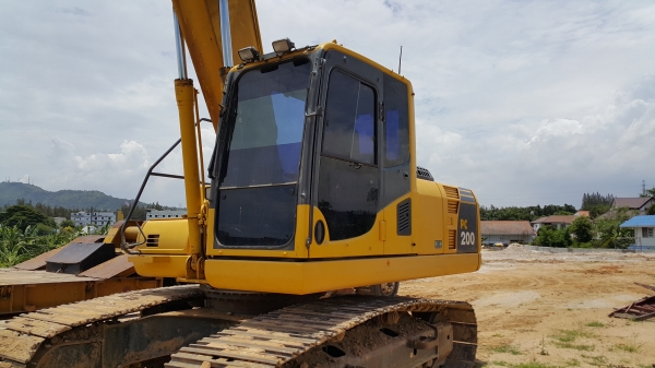 ขายด่วน KOMATSU PC200-8 รถปี2008 7557ชม (ขายเป็นบูมสั้นนะครับ) ขายด่วน KOMATSU PC200-8 รถปี2008 7557ชม (ขายเป็นบูมสั้นนะครับ)