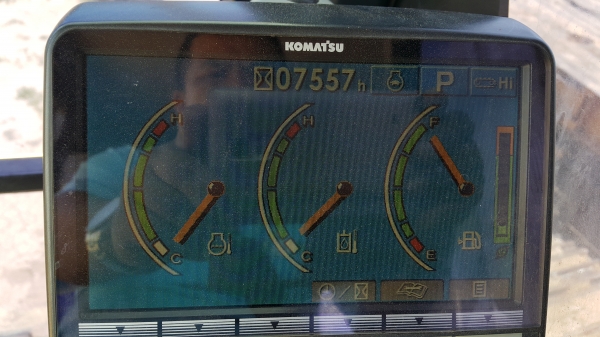 ขายด่วน KOMATSU PC200-8 รถปี2008 7557ชม (ขายเป็นบูมสั้นนะครับ) ขายด่วน KOMATSU PC200-8 รถปี2008 7557ชม (ขายเป็นบูมสั้นนะครับ)