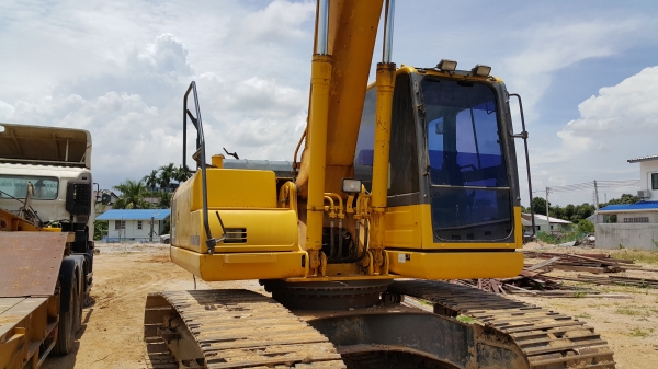 ขายด่วน KOMATSU PC200-8 รถปี2008 7557ชม (ขายเป็นบูมสั้นนะครับ) ขายด่วน KOMATSU PC200-8 รถปี2008 7557ชม (ขายเป็นบูมสั้นนะครับ)