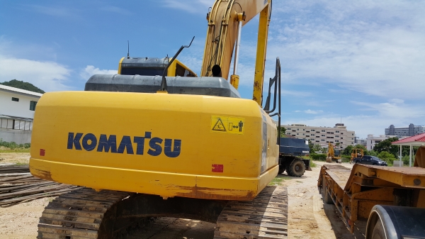 ขายด่วน KOMATSU PC200-8 รถปี2008 7557ชม (ขายเป็นบูมสั้นนะครับ) ขายด่วน KOMATSU PC200-8 รถปี2008 7557ชม (ขายเป็นบูมสั้นนะครับ)