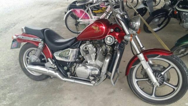 เพื่อนฝากขาย Honda shadow750 ปี 95-96 @ 89000 ลดราคาทะเบียนพร้อมโอนขนส่ง