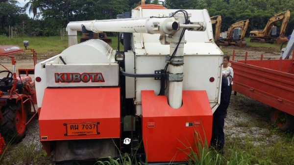 ขายด่วนรถเกียวข้าวkUBOTAรุ่นDC95GMรถทำงานได้245ชั้วโมง ขายด่วนรถเกียวข้าวkUBOTAรุ่นDC95GMรถทำงานได้245ชั้วโมง