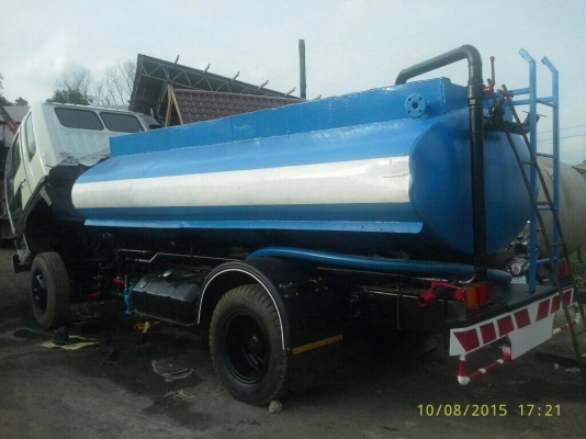 ขายด่วนๆ,หกล้อบรรทุกนํา,,ขนาดถัง,10,.000-12,000 ลิตร,,พร้อมใช้งาน,,ครับ,,