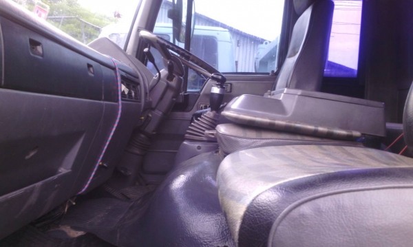 10 ล้อ หัวลาก 2 KF 260 แรงม้า  เดิมๆ