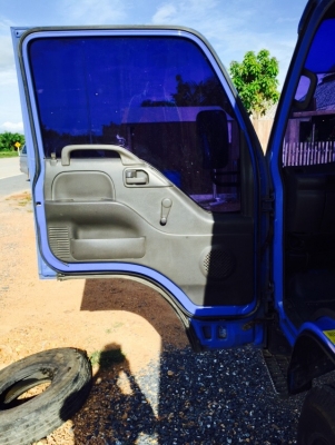 Isuzu  npr 130 hp  รถมือหนึ่งออกห้างคะ คุณเคฮิน จ.ลำพูล มัดจำกลางอากาสแล้วคะ