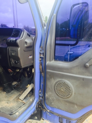 Isuzu  npr 130 hp  รถมือหนึ่งออกห้างคะ คุณเคฮิน จ.ลำพูล มัดจำกลางอากาสแล้วคะ