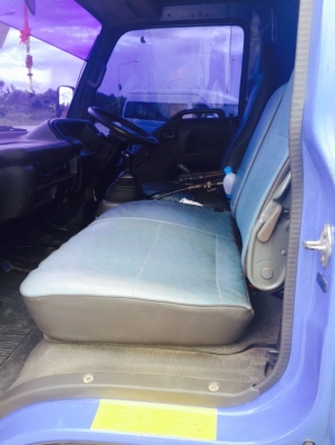 Isuzu  npr 130 hp  รถมือหนึ่งออกห้างคะ คุณเคฮิน จ.ลำพูล มัดจำกลางอากาสแล้วคะ