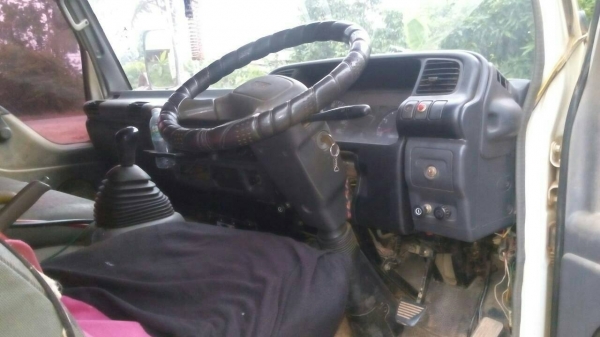 ขายรถบรรทุก 6 ล้อดัมพ์ ISUZU NQR 175 แรงม้าปี 2549 ราคา 650000