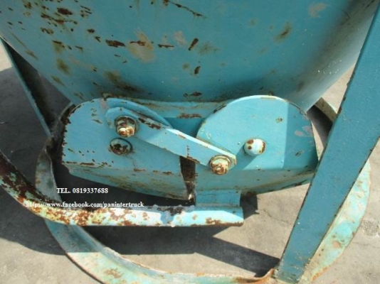 FROM JAPAN CONCRETE HOPPER KAMAHARA ถังใส่คอนกรีต ความจุ &asymp;0.4 คิว ราคาเพียง 15,500 บาท สนใจติดต่อ 0819337688