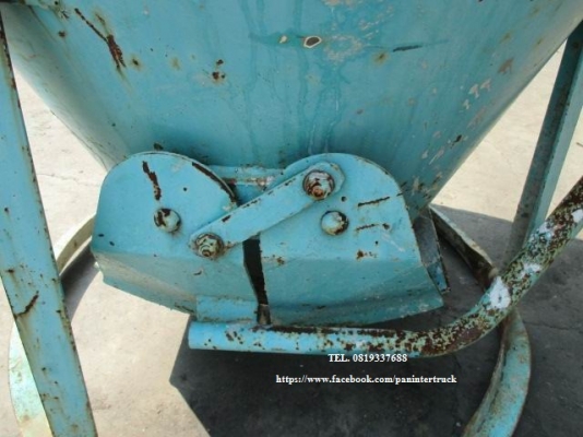 FROM JAPAN CONCRETE HOPPER KAMAHARA ถังใส่คอนกรีต ความจุ &asymp;0.4 คิว ราคาเพียง 15,500 บาท สนใจติดต่อ 0819337688